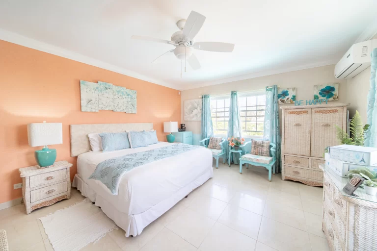 TROPICAL ROOM