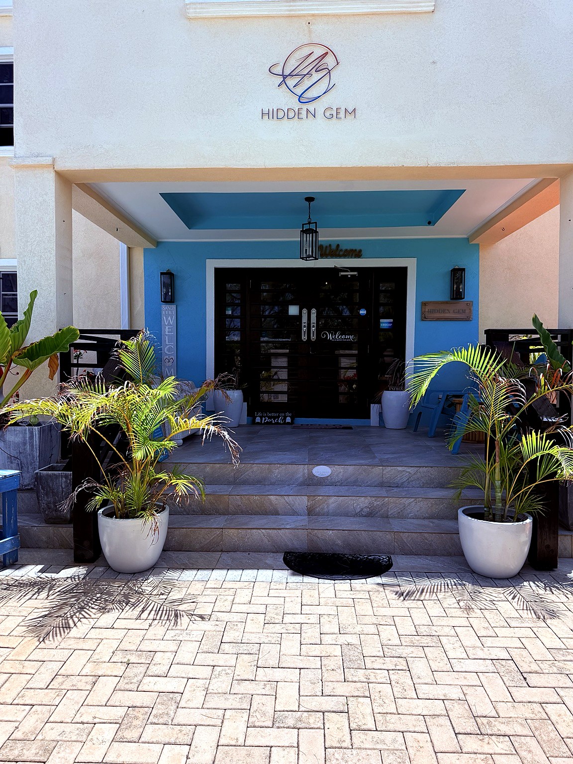 Hidden Gem entrance sign